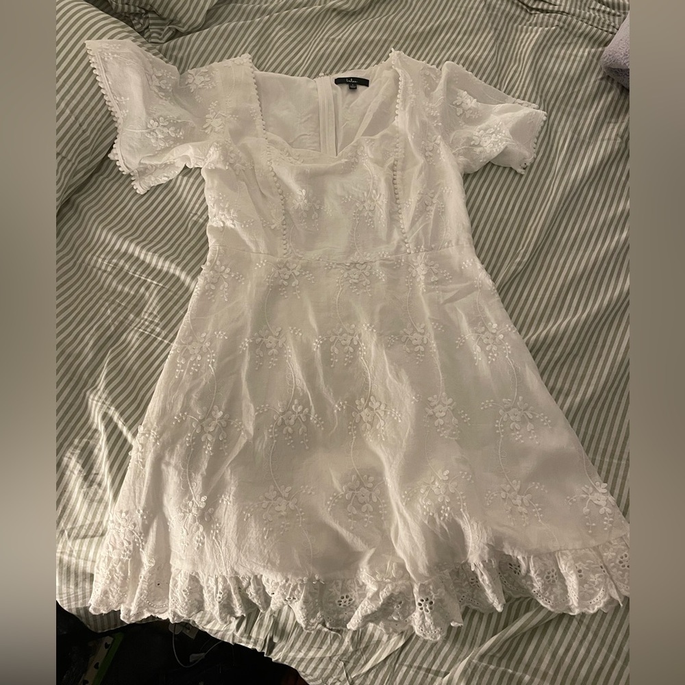 Super cute NEVER WORN Lulus mini white dress